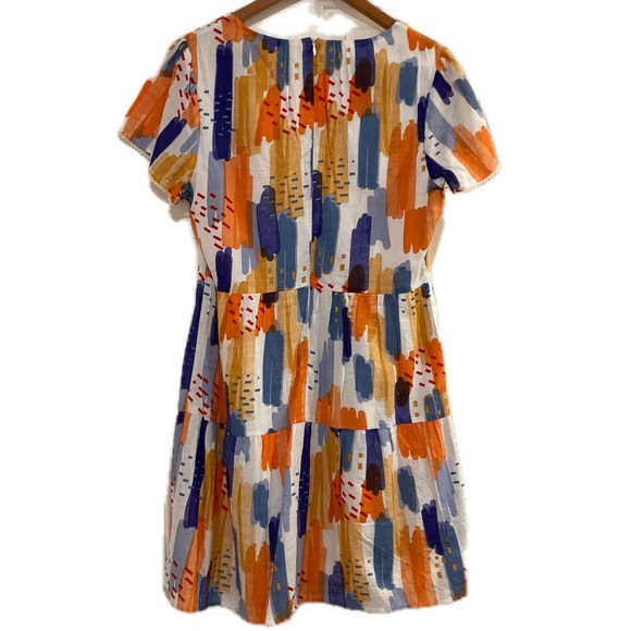 THML abstract print dress. Short sleeve, dropped waist, knee length. Size M - Picture 2 of 4